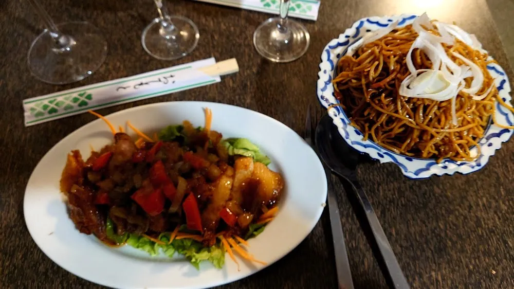 Canard Au Tamarin Et Nouilles Sautées Aux Légumes